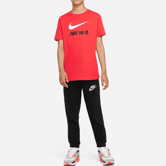 Big Boy’s Nike NSW ‘Just Do It’ Swoosh T-shirt, NWT - Picture 4 of 7